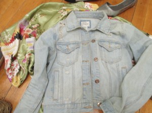 Simple, cute, and easy to use. What more can you ask for in a jacket?