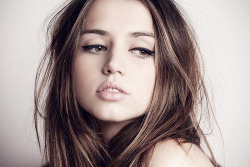 Ana de Armas, channeling all kinds of pretty!