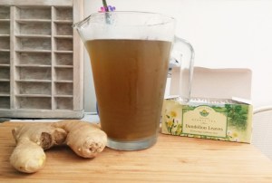 It looks kind of murky, like pond water, it will be a greenish brown! It tastes kinda bitter and spicy, but it works!